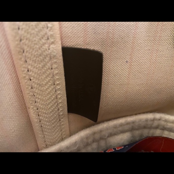 COPY - COPY - LV Neverfull MM w/ Pink Ballerina Lining - Picture 3 of 6